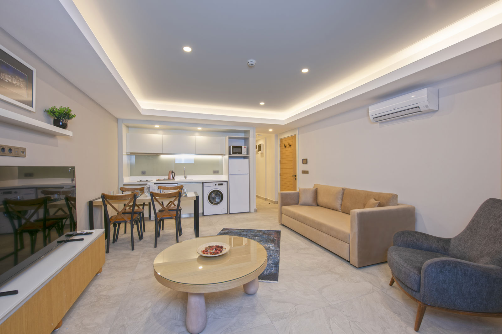 A Suite Side slide 5