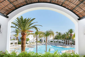 Fly & Go Grecotel Caramel Boutique