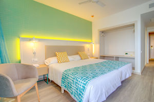 Woonvoorbeeld standaardkamer of familiekamer (zeezicht)