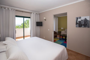 Fly & Go Vale d'el Rei Suites & Villa's Hotel