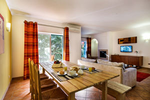 Fly & Go Vale d'el Rei Suites & Villa's Hotel