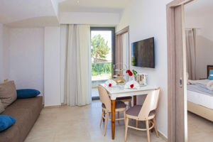 Fly & Go Minos Aparthotel