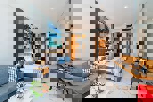 The Norm Collection Door'a