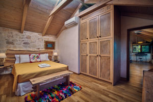 Wild Oak Estate Villa