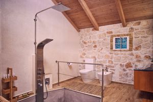 Wild Oak Estate Villa