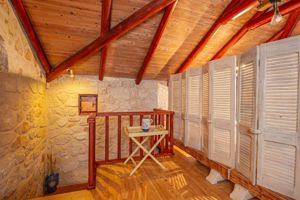 Wild Oak Estate Villa