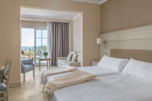 Fly & Go Iberostar Waves Malaga Playa