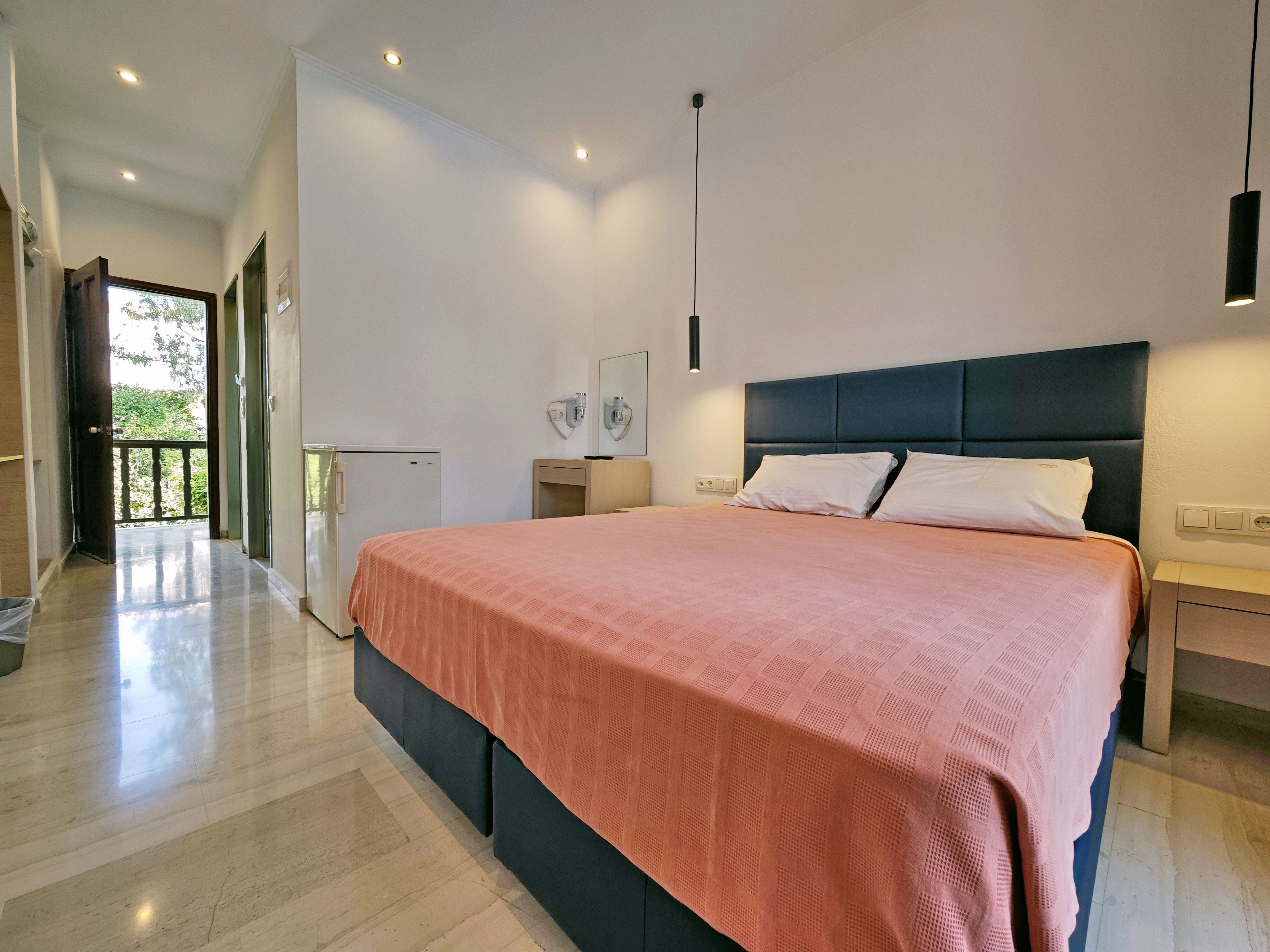 Fly & Go Pasiphae Hotel