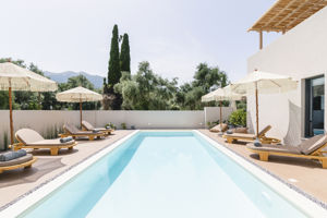 Fly & Go 13 Keys Suites