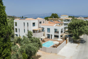 Fly & Go 13 Keys Suites