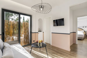 Fly & Go 13 Keys Suites