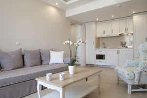 Fly & Go Royal Nidri