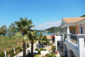 Fly & Go Athesis Apartments