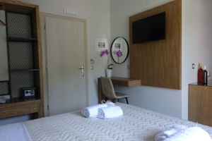 Fly & Go Dokos Studio