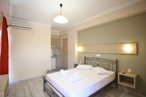 Fly & Go Phillipos Studios