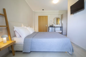 Fly & Go Zisis Suites