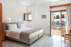 Fly & Go Rezi Hotel & Studios