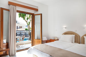 Fly & Go Rezi Hotel & Studios