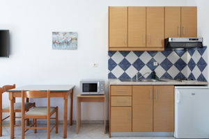 Fly & Go Rezi Hotel & Studios