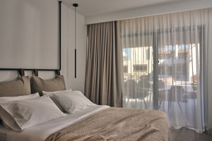 Woonvoorbeeld superior kamer met gedeeld zwembad