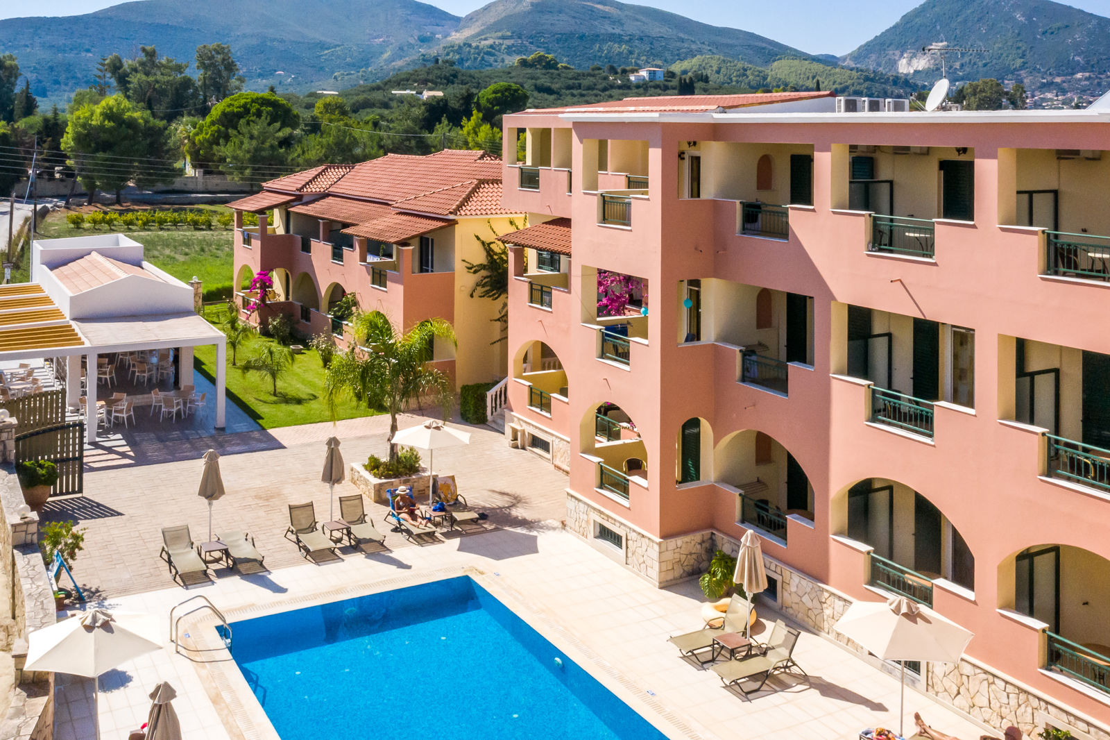 Fly & Go Koukla Mare Studios