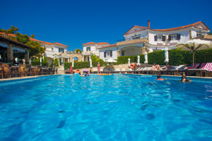 Fly & Go Anagenessis Appartementen