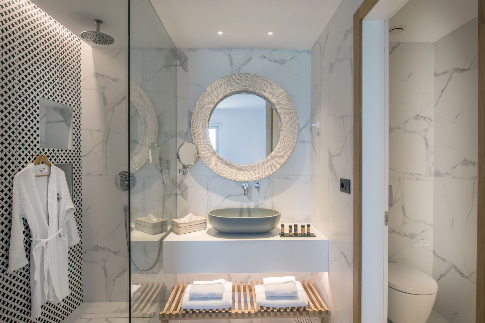 Enorme Ammos Beach slide 5