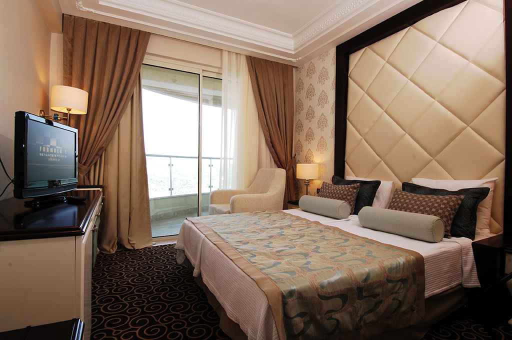 Fly & Go Gold City Hotel