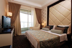 Excursiereis & Gold City Hotel 