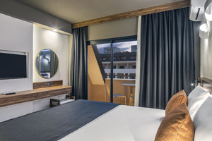 Excursiereis & Kaia Coracesium