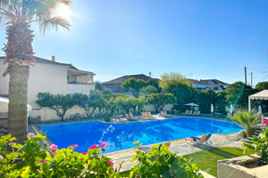 Fly & Go Konaki Hotel