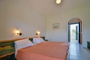 Fly & Go Konaki Hotel