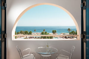 Woonvoorbeeld standaardkamer met zeezicht