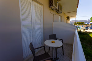 Fly & Go Tassia Studios