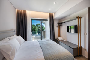 Woonvoorbeeld: 4-kamervilla met privezwembad