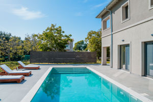 Woonvoorbeeld: 4-kamervilla met privezwembad