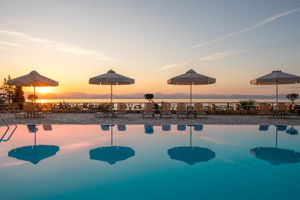 Canvas by Mitsis Belvedere