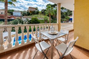 Villa Ashley Lloret de Mar (Inclusief VIP-Partypakket)