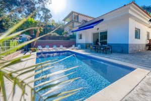 Villa Zarita Lloret de Mar (Inclusief VIP-Partypakket)