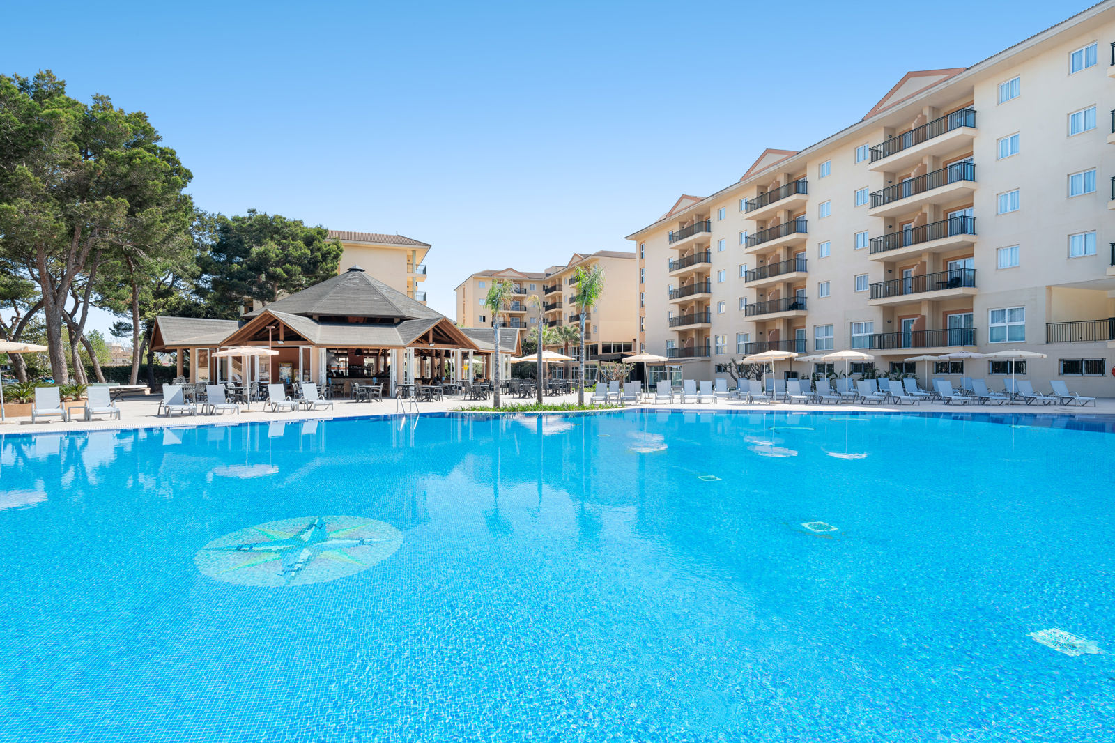 Can Picafort Palace slide 3