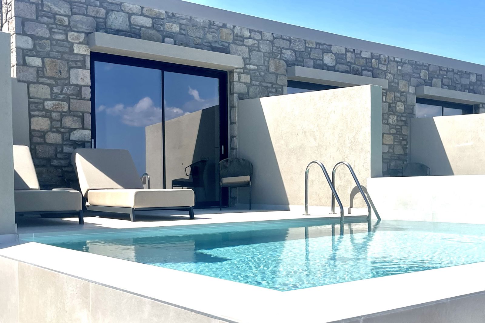 Impressie Eleia Seafront Rooms Private Pool