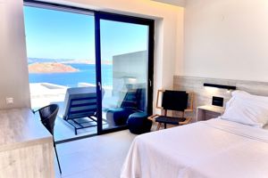 Eleia Seafront Rooms Private Pool