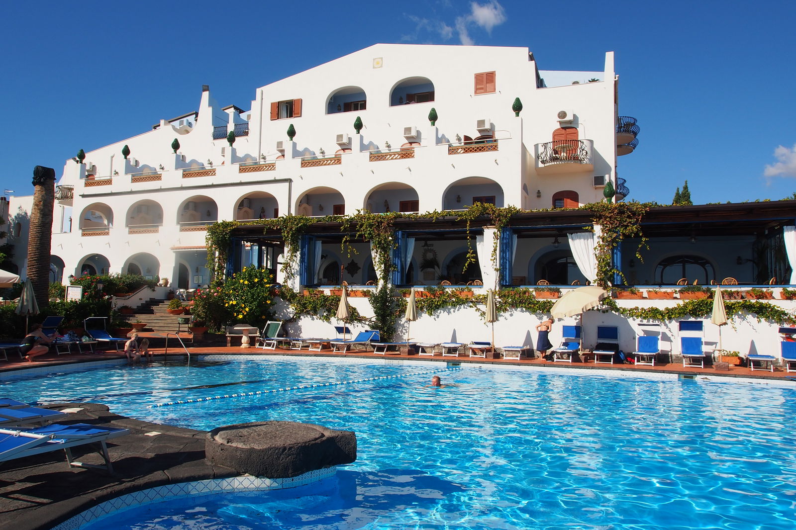 Arathena Rocks slide 1