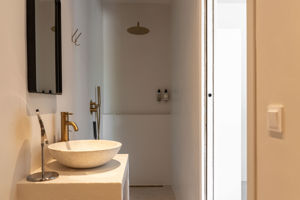 Woonvoorbeeld 4-kamerappartement Guesthouse met prive zwembad