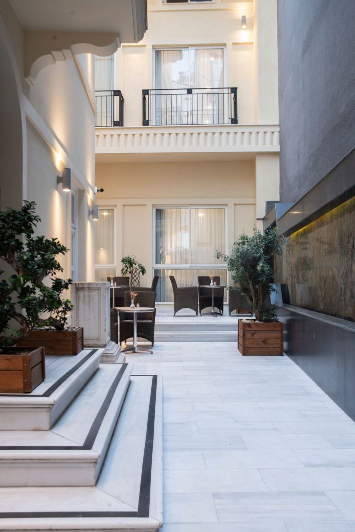 Akka Hotels Suites slide 4