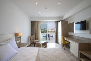 Blue Cruise & Club Shark Hotel