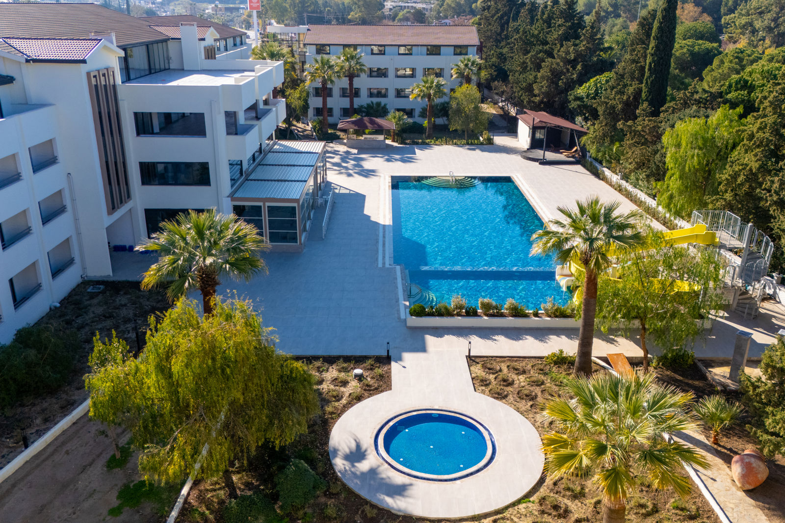 Proxima Hotel slide 3