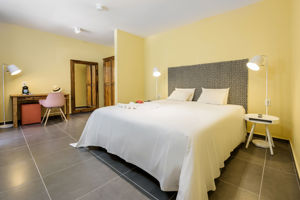 Livingstone Jan Thiel Resort For About You