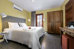 Livingstone Jan Thiel Resort For About You