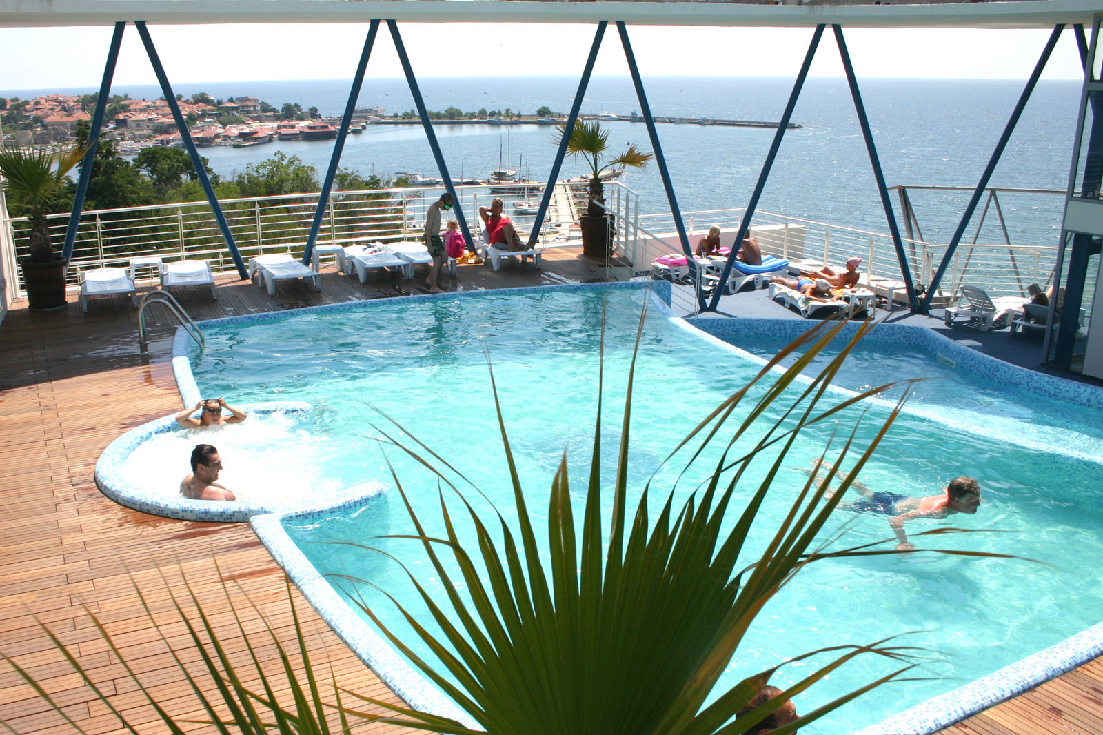 Sol Marina Palace slide 2